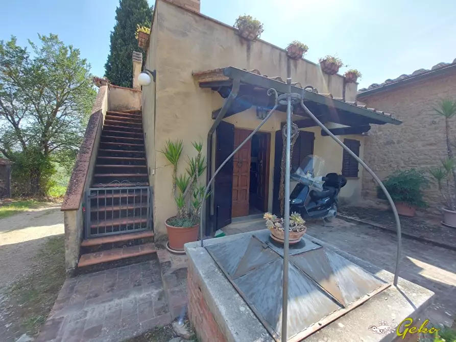 Immagine 5 di Villa in vendita  a San Gimignano