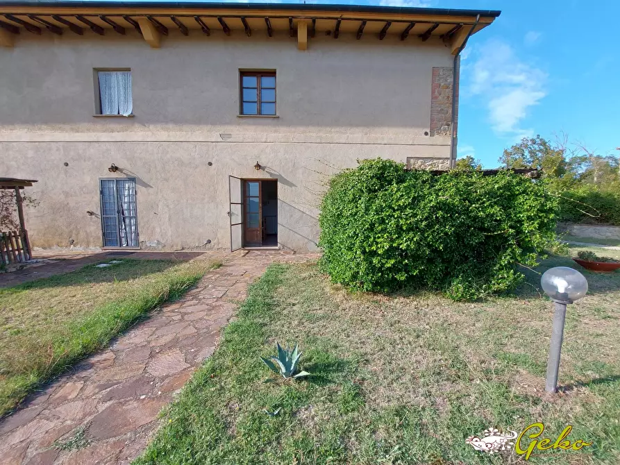 Immagine 1 di Villa in vendita  a Volterra