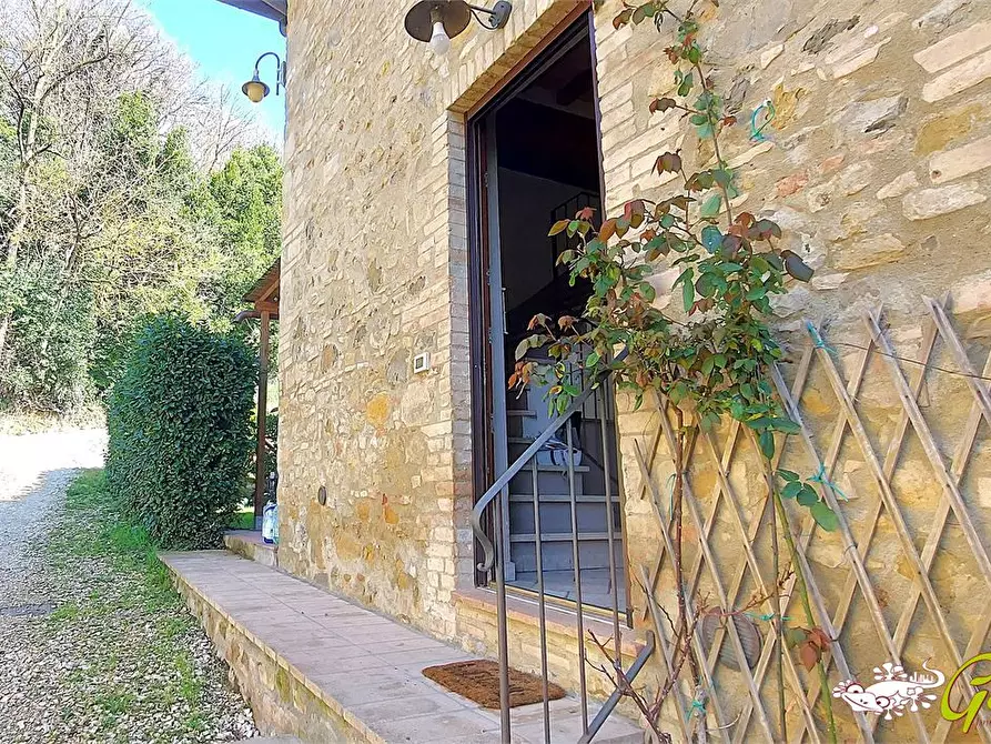 Immagine 2 di Villa in vendita  a San Gimignano