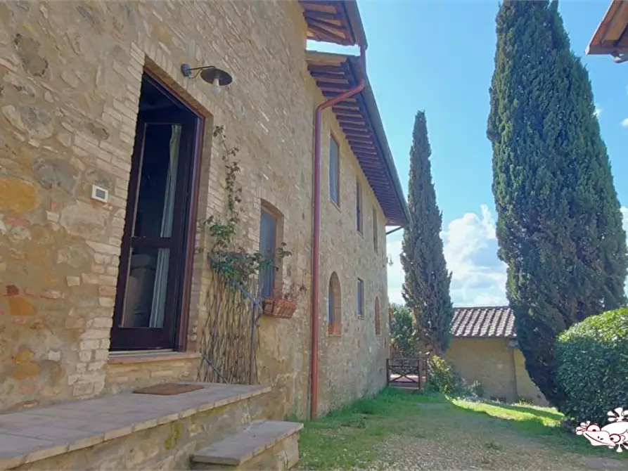Immagine 1 di Villa in vendita  a San Gimignano