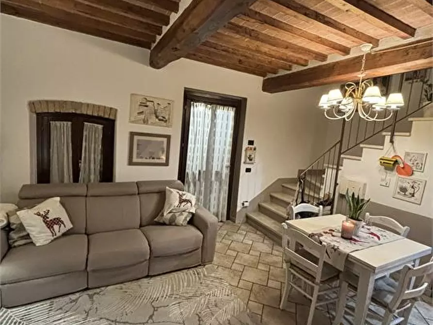 Immagine 4 di Villa in vendita  a San Gimignano