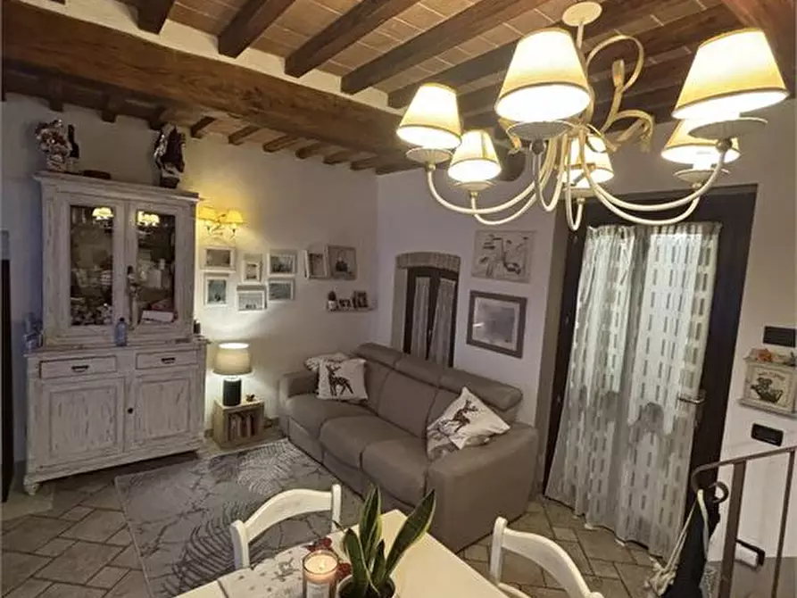 Immagine 2 di Villa in vendita  a San Gimignano