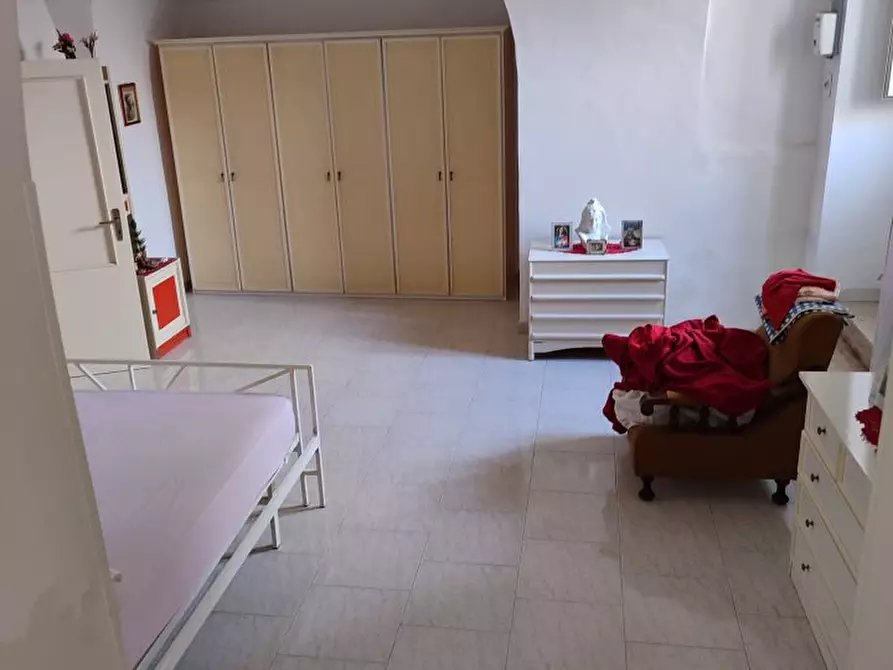 Immagine 8 di Villa in vendita  a Bari