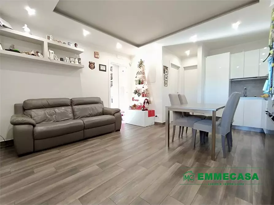 Immagine 3 di Villa in vendita  a Valenzano