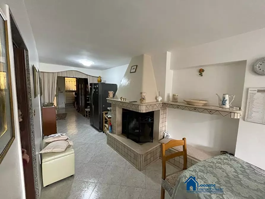 Immagine 2 di Casa indipendente in vendita  a Cellamare