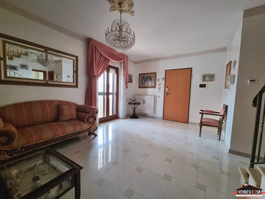 Immagine 4 di Casa indipendente in vendita  a Adelfia