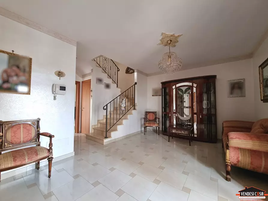 Immagine 3 di Casa indipendente in vendita  a Adelfia