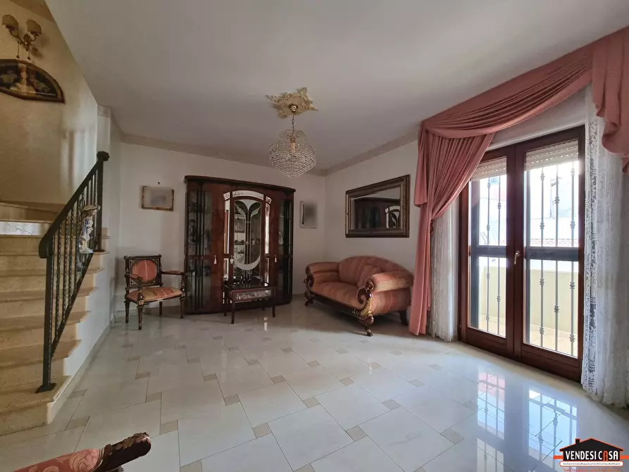 Immagine 2 di Casa indipendente in vendita  a Adelfia