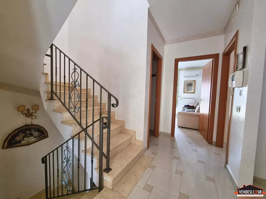 Immagine 10 di Casa indipendente in vendita  a Adelfia