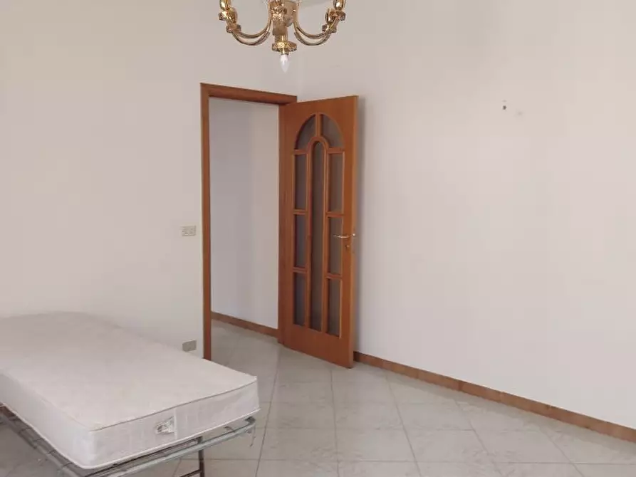 Immagine 8 di Villa in vendita  a Bari