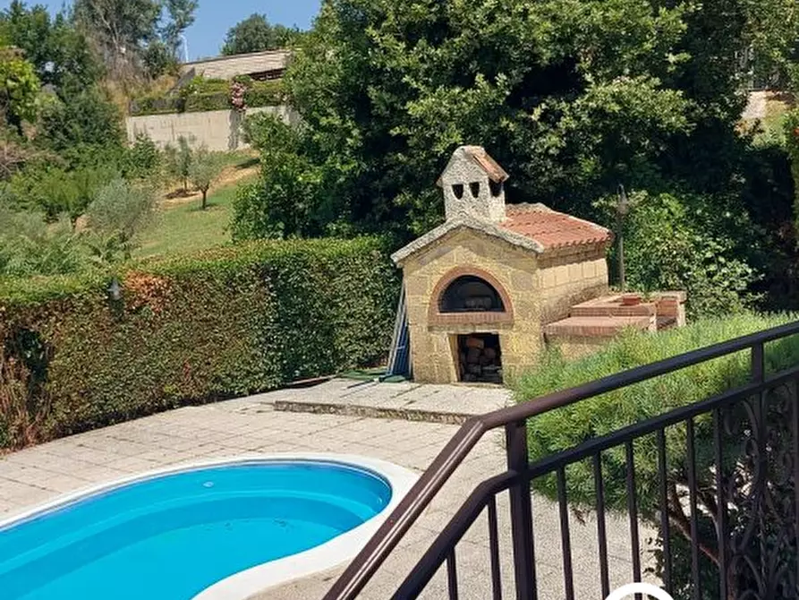 Immagine 3 di Villa in vendita  26 a Montesarchio
