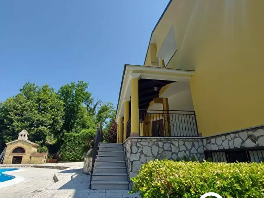 Immagine 8 di Villa in vendita  26 a Montesarchio