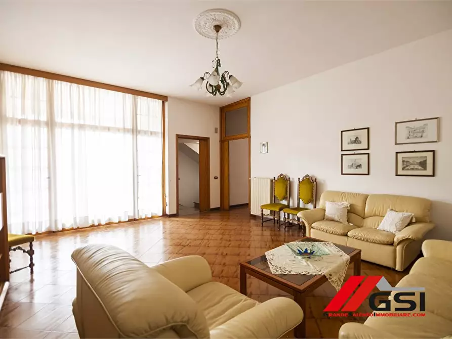 Immagine 1 di Villa in vendita  5a a San Michele Salentino