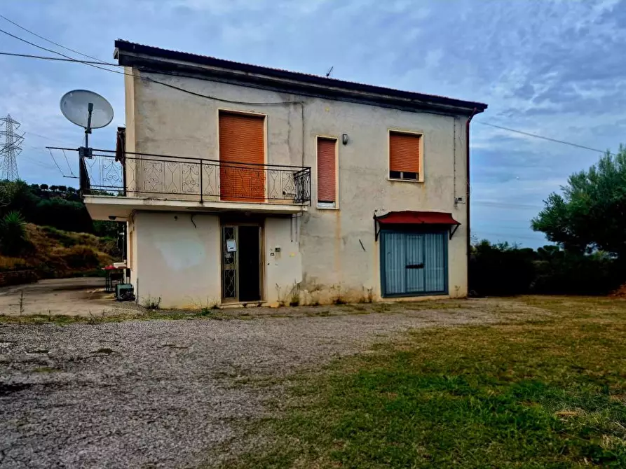 Immagine 1 di Villa in vendita  a Bucchianico