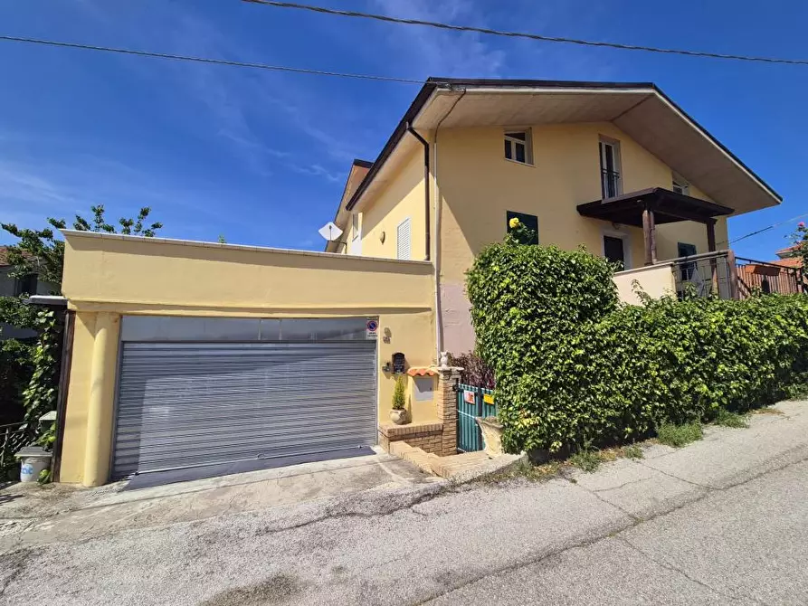 Immagine 1 di Villa in vendita  24 a Casalincontrada