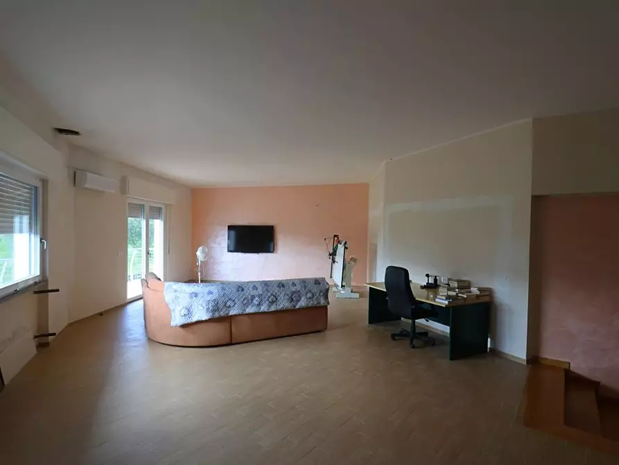 Immagine 3 di Villa in vendita  a Fara Filiorum Petri