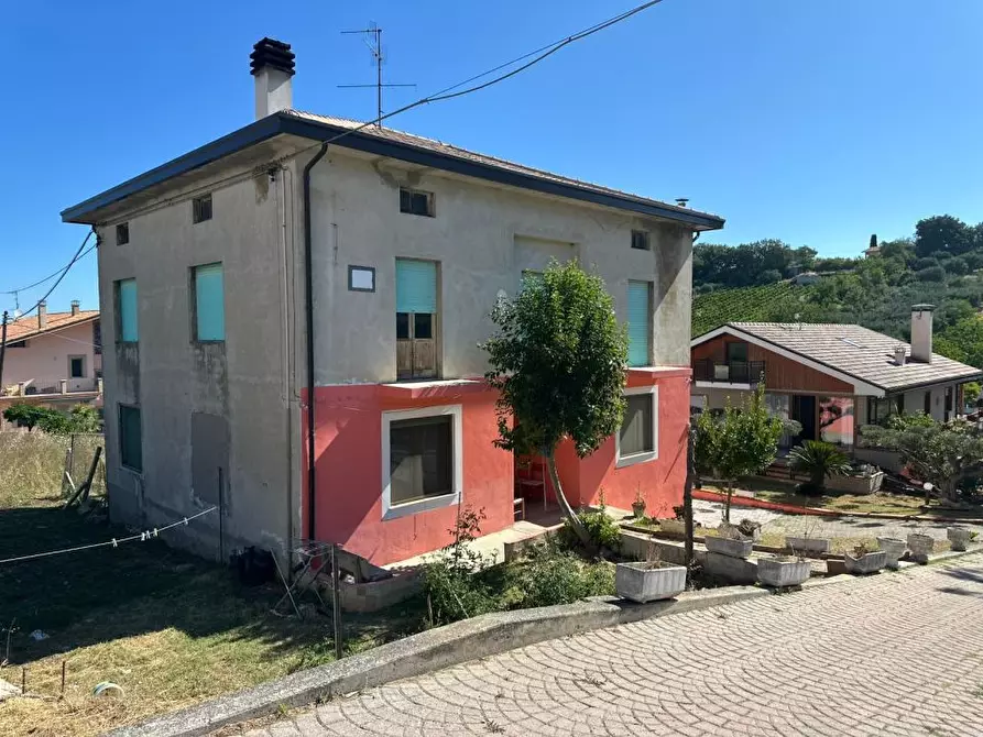 Immagine 10 di Villa in vendita  14 a Castel Frentano