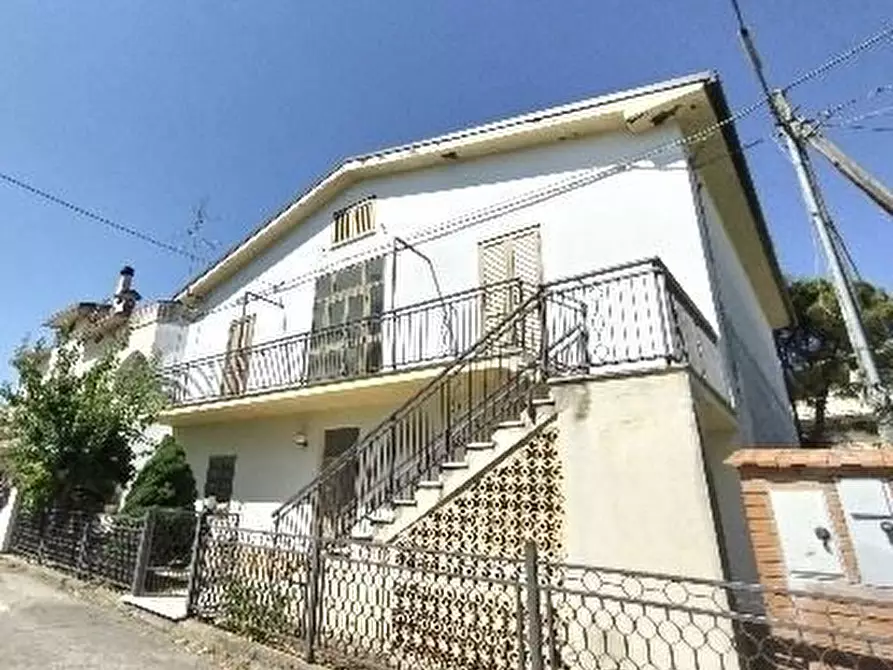 Immagine 2 di Villa in vendita  5 a Casalbordino