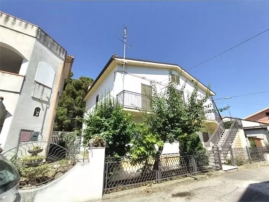 Immagine 3 di Villa in vendita  5 a Casalbordino
