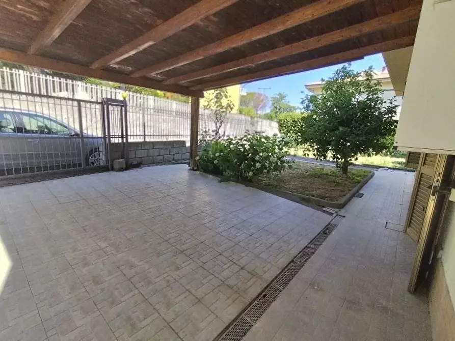 Immagine 5 di Villa in vendita  5 a Casalbordino