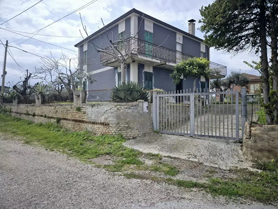 Immagine 2 di Villa in vendita  50 a Torrevecchia Teatina