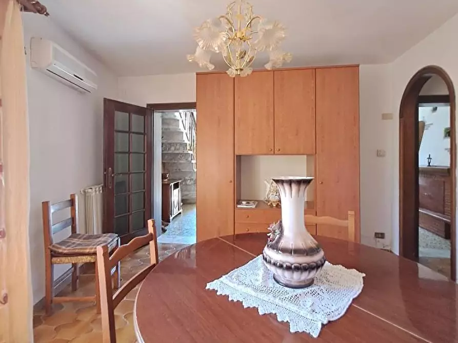 Immagine 6 di Villa in vendita  a Massarosa