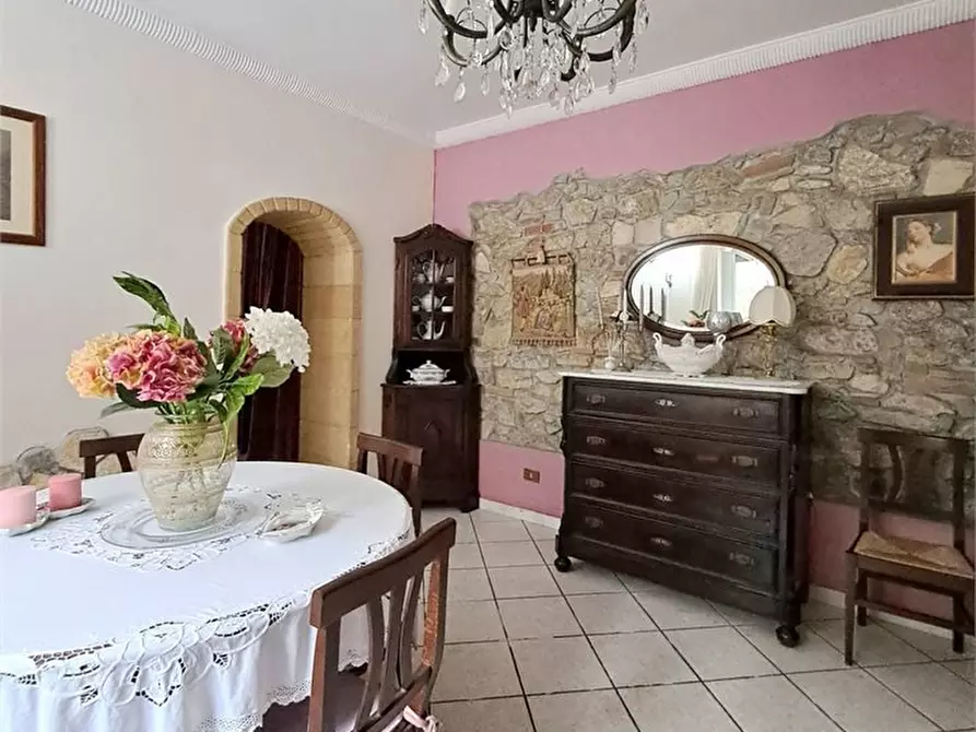 Immagine 2 di Villa in vendita  a Massarosa