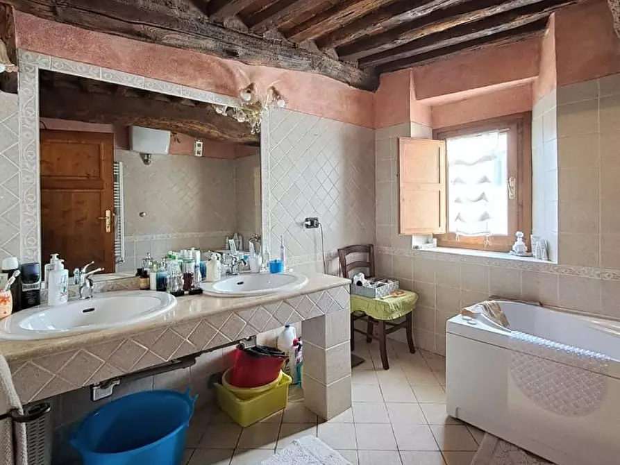 Immagine 9 di Villa in vendita  a Massarosa