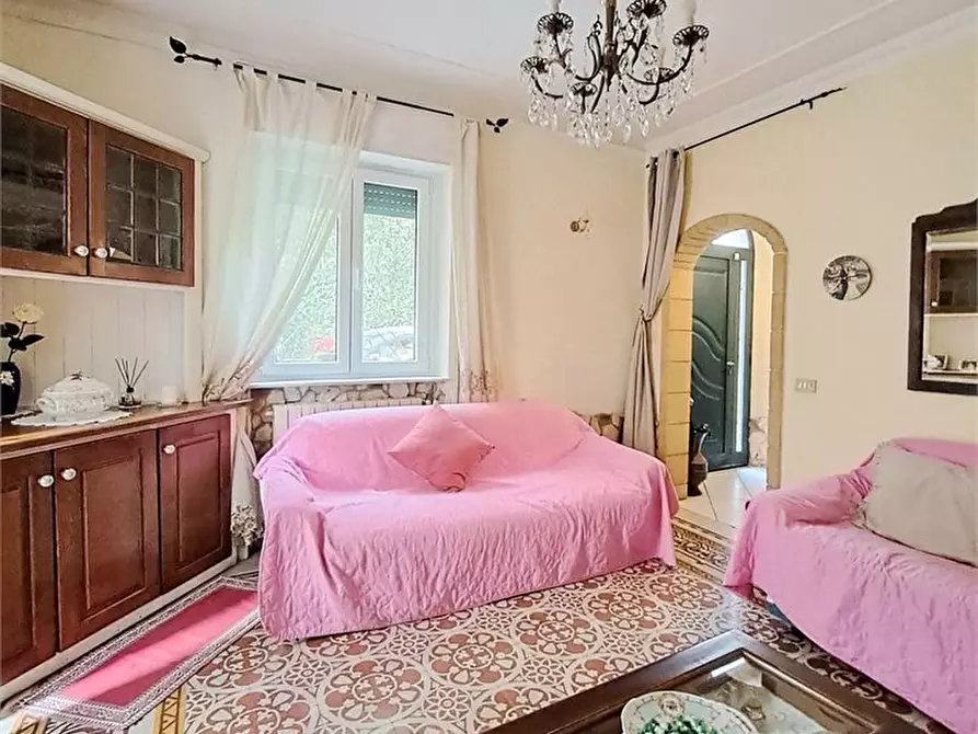 Immagine 6 di Villa in vendita  a Massarosa