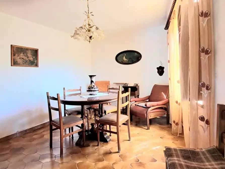 Immagine 5 di Villa in vendita  a Massarosa