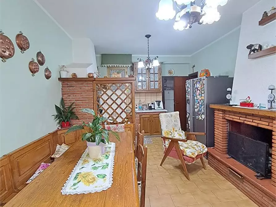 Immagine 1 di Villa in vendita  a Massarosa