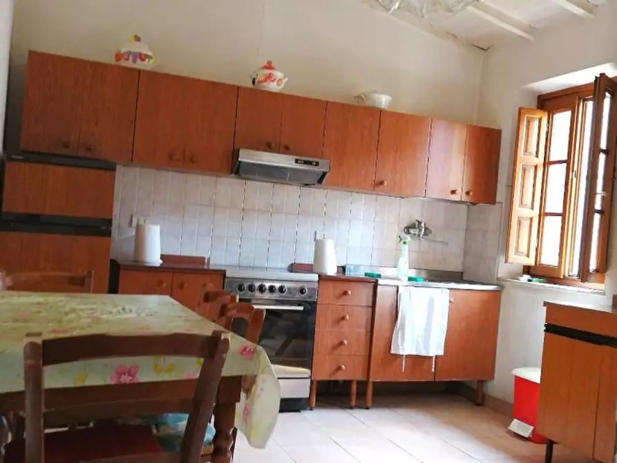 Immagine 2 di Villa in vendita  a Massarosa