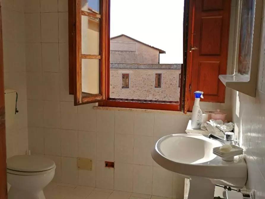 Immagine 8 di Villa in vendita  a Massarosa