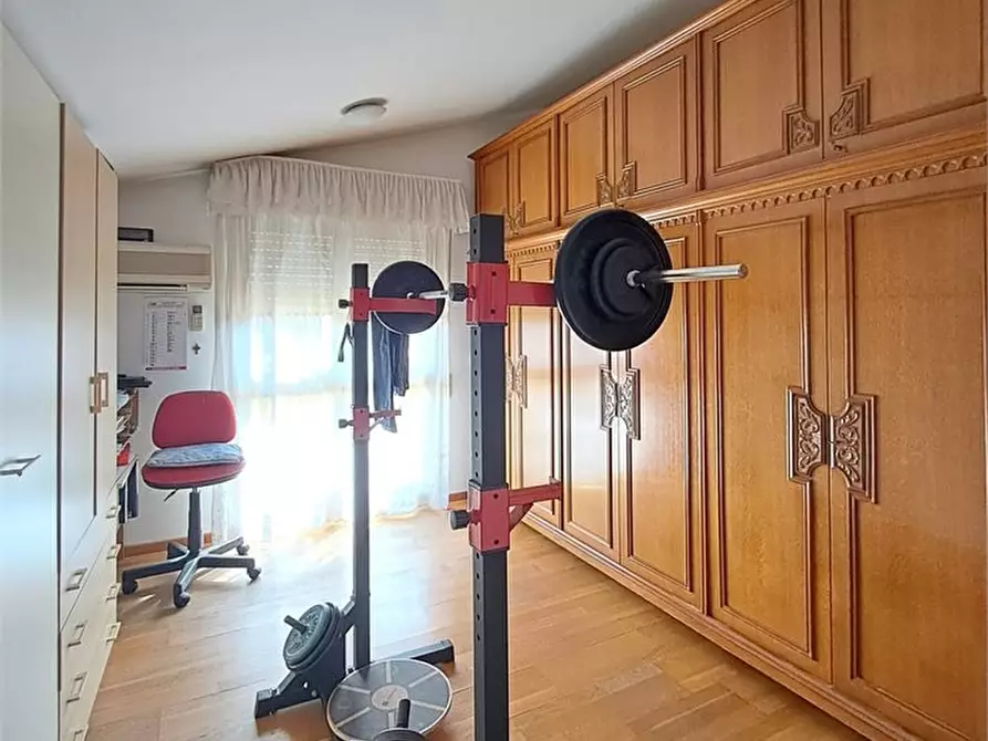 Immagine 9 di Villa in vendita  a Massarosa