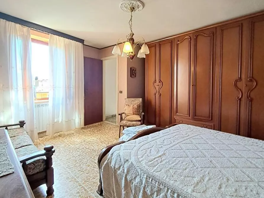 Immagine 8 di Villa in vendita  a Massarosa