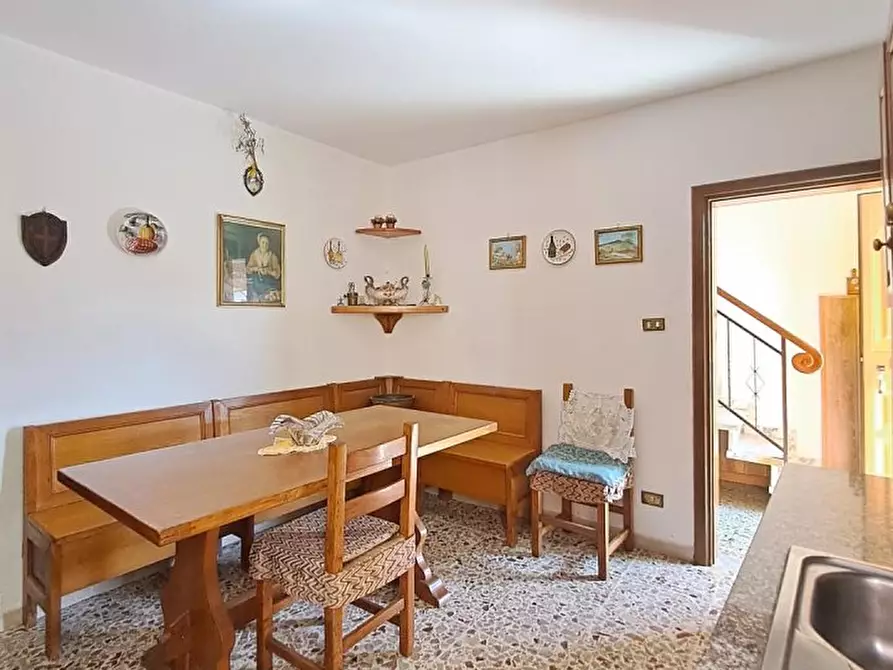 Immagine 3 di Villa in vendita  a Massarosa