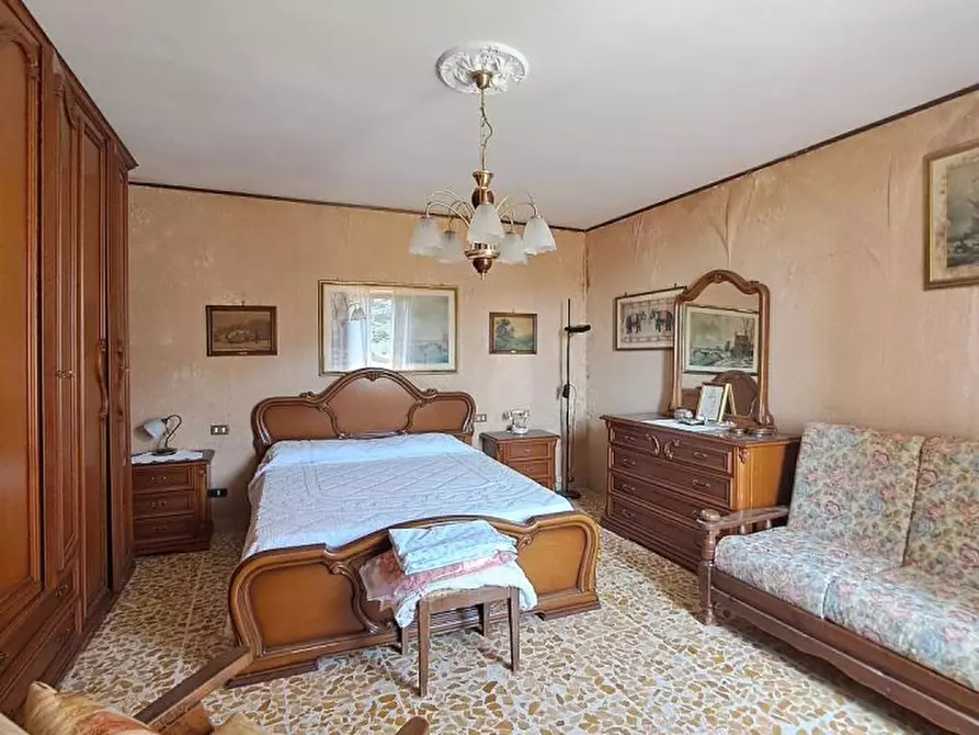 Immagine 7 di Villa in vendita  a Massarosa