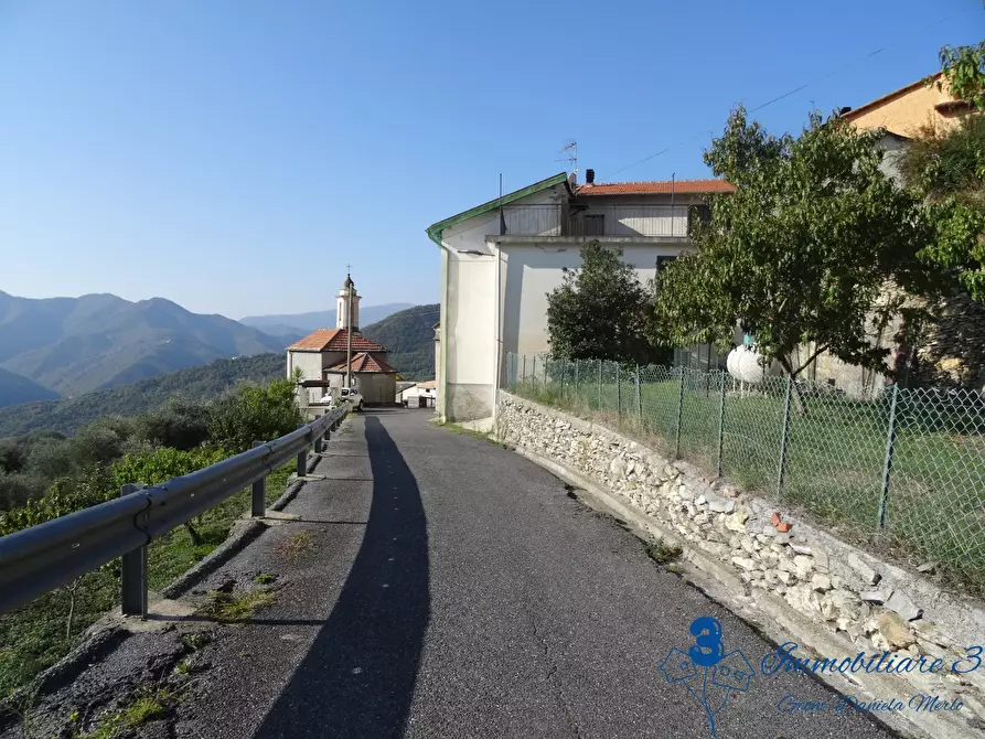 Immagine 5 di Casa indipendente in vendita  a Aquila D'arroscia