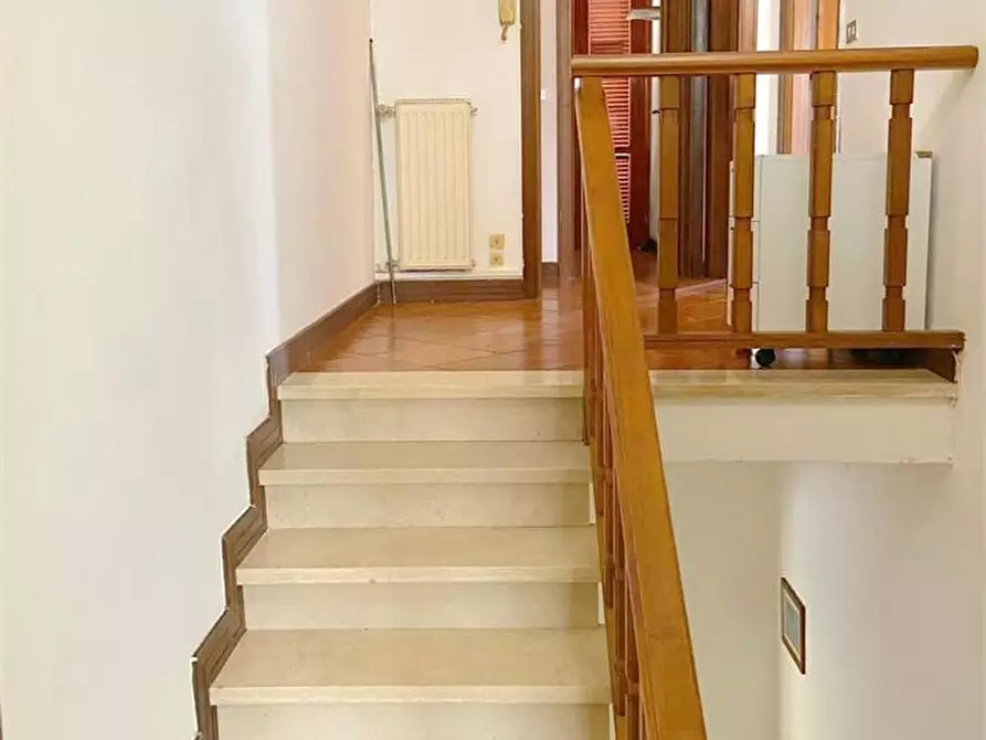 Immagine 9 di Villa in vendita  a Massarosa