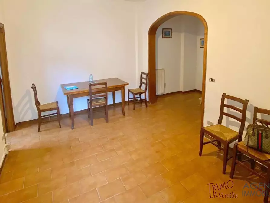 Immagine 3 di Villa in vendita  a Massarosa