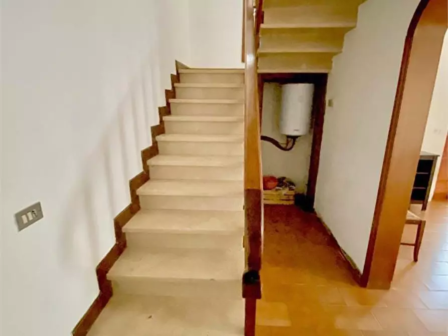 Immagine 6 di Villa in vendita  a Massarosa