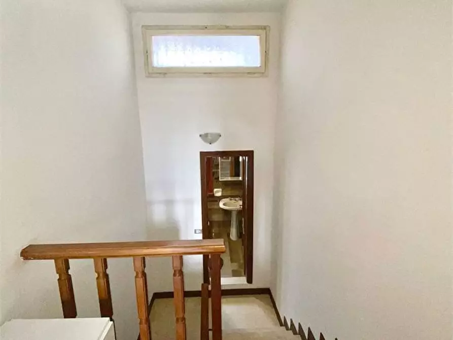 Immagine 8 di Villa in vendita  a Massarosa