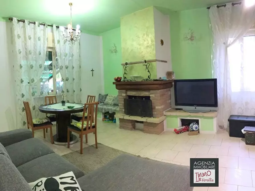 Immagine 3 di Villa in vendita  a Massarosa