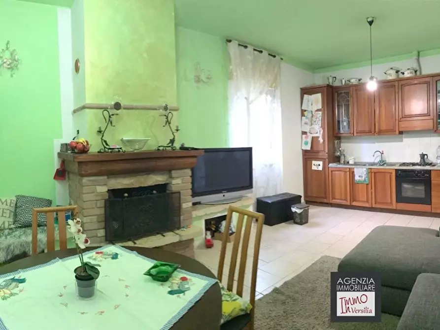 Immagine 2 di Villa in vendita  a Massarosa