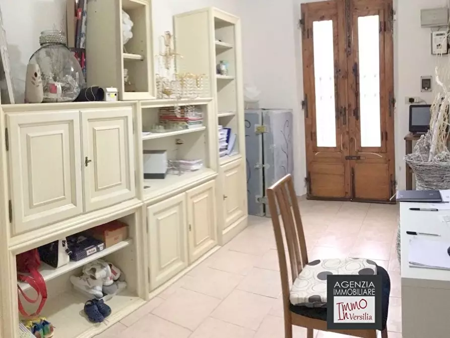 Immagine 9 di Villa in vendita  a Massarosa