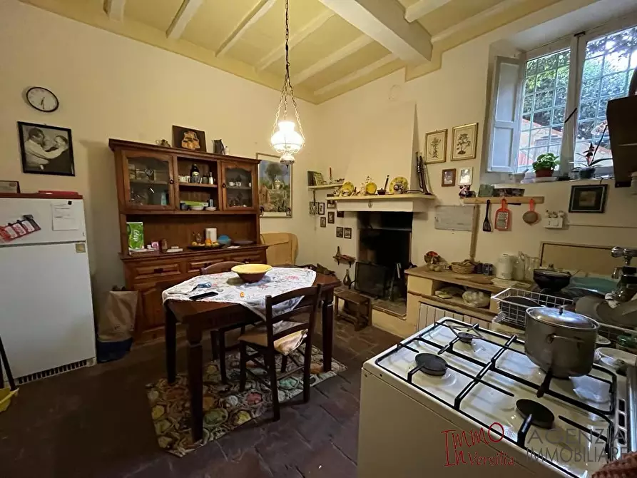 Immagine 1 di Villa in vendita  a Massarosa