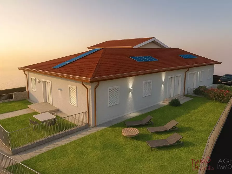 Immagine 8 di Villa in vendita  2012 a Massarosa