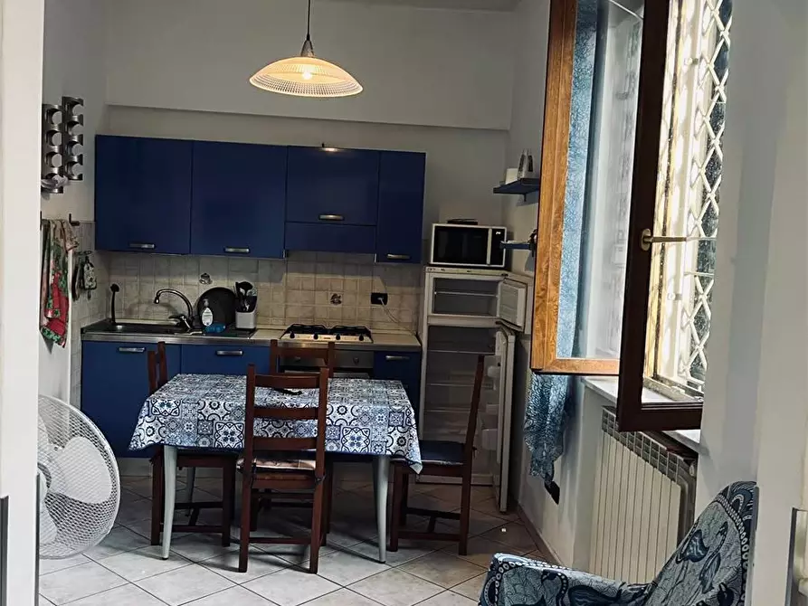 Immagine 3 di Villa in vendita  a Viareggio