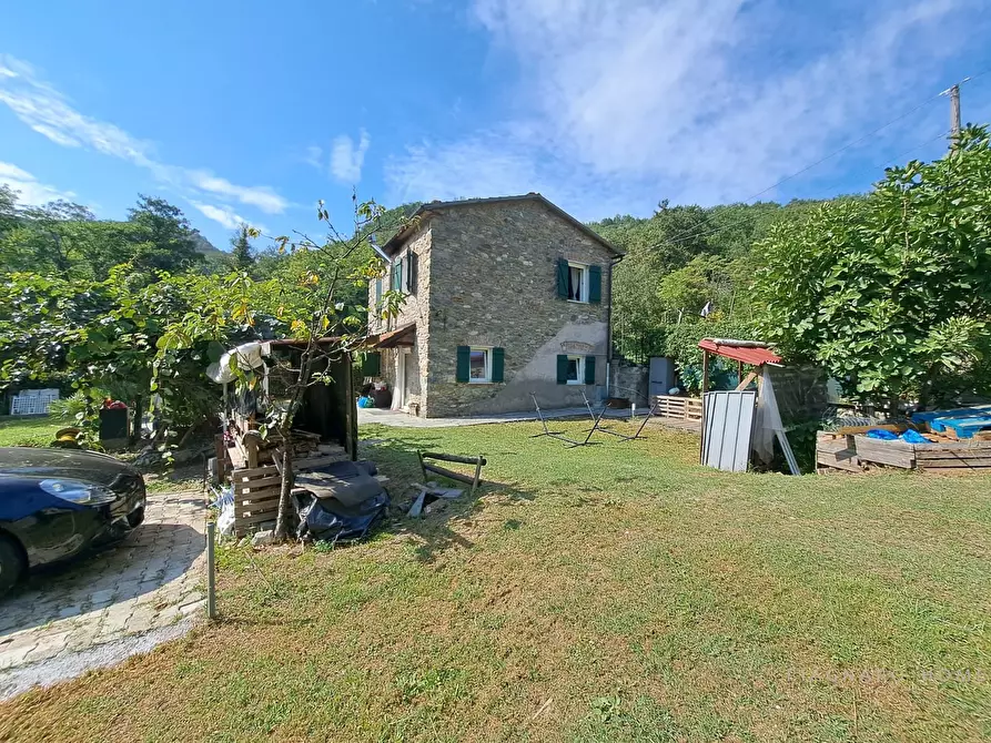 Immagine 1 di Casa indipendente in vendita  60 a Podenzana