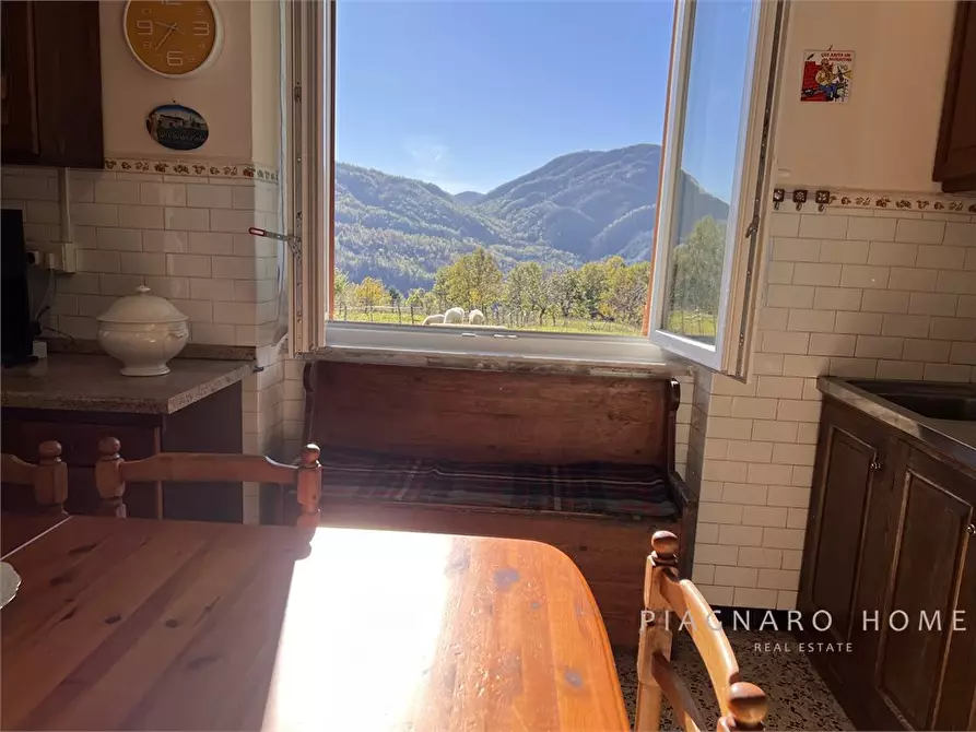 Immagine 5 di Casa indipendente in vendita  a Zeri